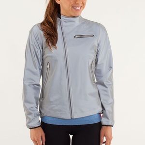 Lululemon Run: Reflective Jacket - Silver